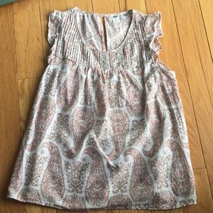 Adorable paisley sleeveless top